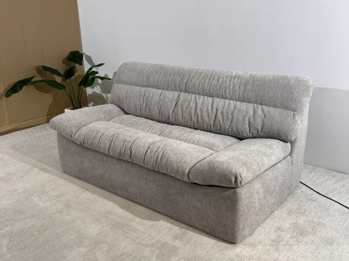 ספה מודרנית גדולה